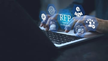 RFIとRFPの違いとは？システム導入・刷新を成功に導く作成ポイント